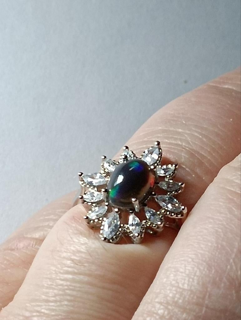 Belle bague en argent massif avec opale noire, Bijoux, Sacs & Beauté, Bagues, Neuf, Enlèvement, Argent, Noir