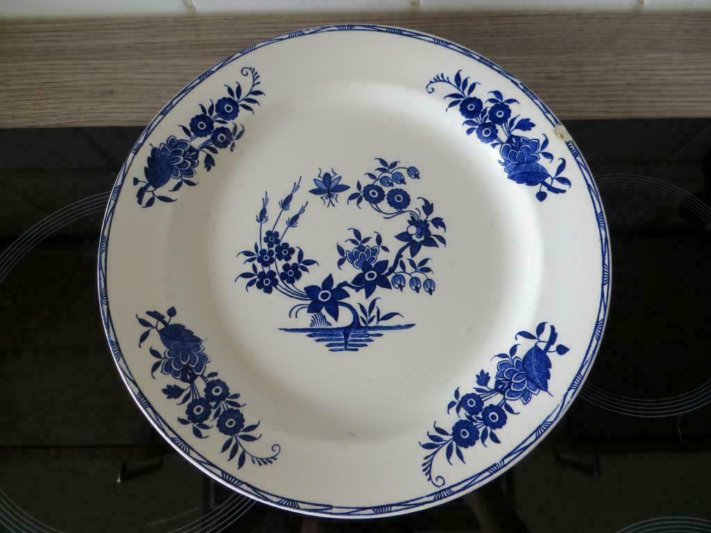 Grande assiette ronde Boch La Louvière Grand Bouquet, Antiquités & Art, Enlèvement ou Envoi