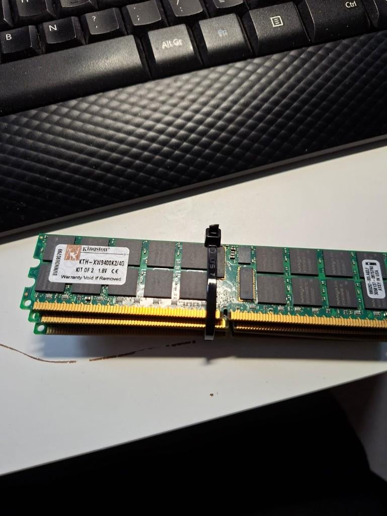 4 x Hynix 2GB 2Rx8 PC3 - 10600U -9-10-BO voor PC, Computers en Software, RAM geheugen, Gebruikt, Ophalen of Verzenden, DDR, Desktop