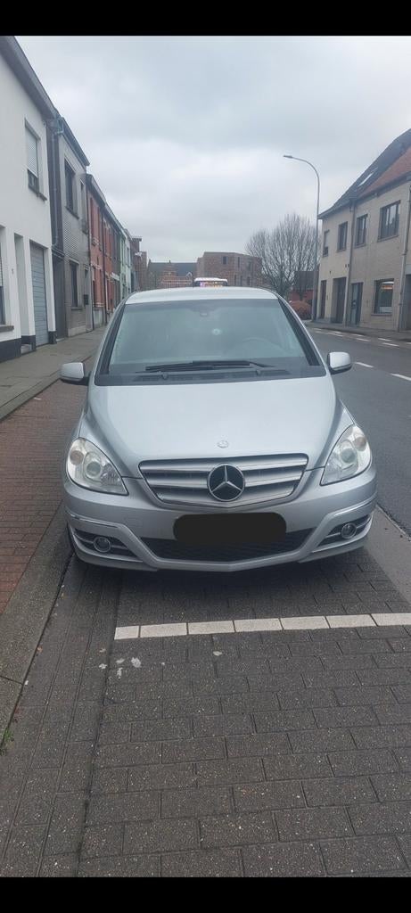 Mercedes b klasse 180cdi,pro navmi groot scherm,leder,6 bak, Euro 5, Monovolume, Zwart, Particulier
