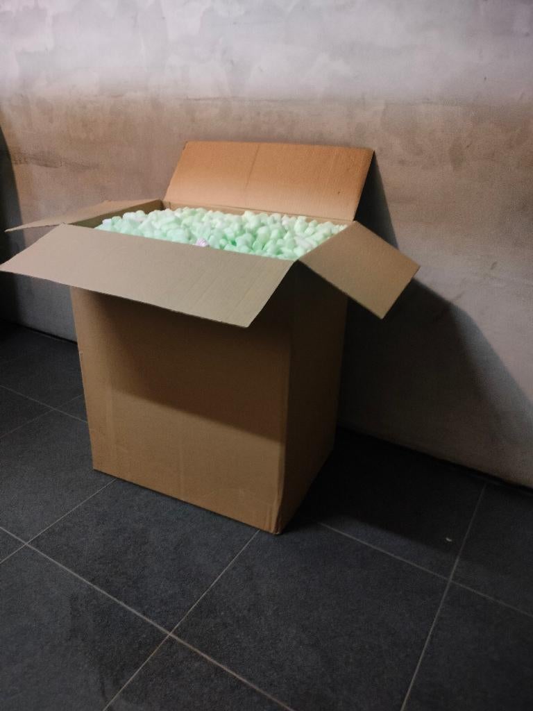 Dozen Verpakkingchips / opvulchips, Doe-het-zelf en Bouw, Kratten en Dozen, Zo goed als nieuw, Doos, Ophalen of Verzenden