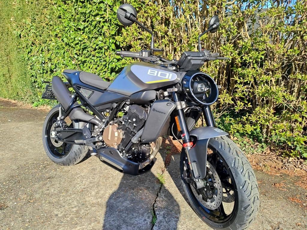 Husqvarna Vitpilen 801 modèle 2025 superpromo, Motos, 800 cm³, 2 cylindres, Particulier, Naked bike