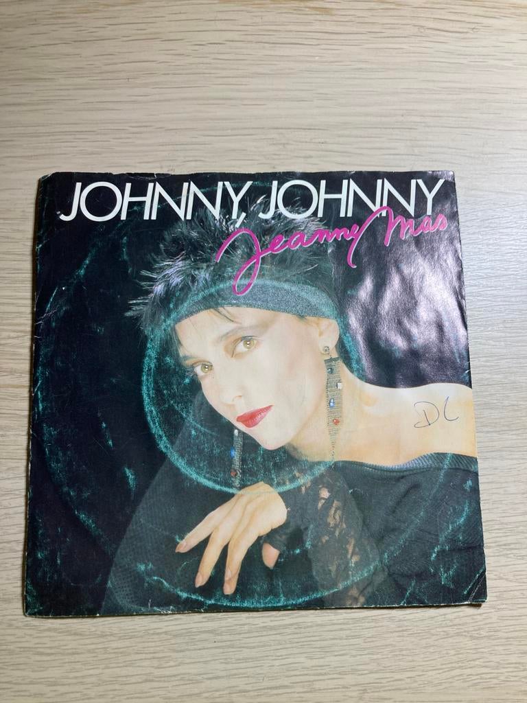 Jeanne mas johnny johnny, CD & DVD, Enlèvement