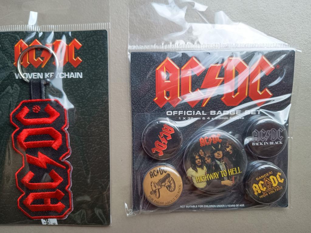 AC/DC pins badges, woven keychain, Collections, Enlèvement ou Envoi, Neuf, Autres sujets/thèmes, Insigne ou Pin's