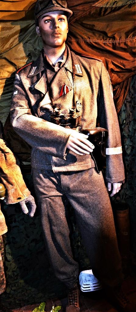 TWEEDE WERELDOORLOG, Verzamelen, Ophalen, Landmacht, Kleding of Schoenen
