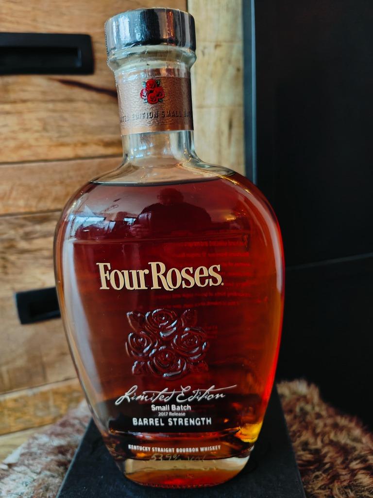 Version 2017 de Four Roses - Barrel Strength en petits lots, Neuf, Autres régions, Enlèvement ou Envoi, Pleine