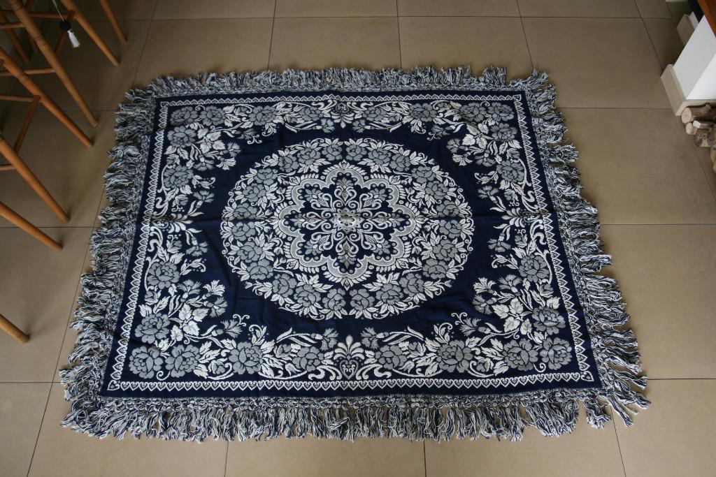 Diepblauw/wit dik handgeweven tapijt/tafelkleed uit Erice, Neuf, 100 à 150 cm, Enlèvement ou Envoi, 100 à 150 cm