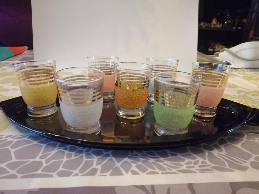 Zwarte schotel 40 cm + 7 glaasjes limoncello, Enlèvement ou Envoi, Comme neuf