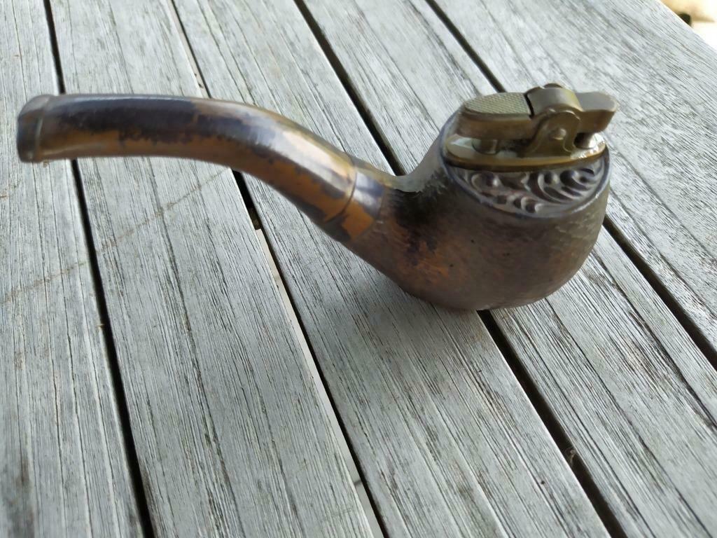 Vintage : Briquet dans une pipe métallique, Enlèvement ou Envoi, Briquet