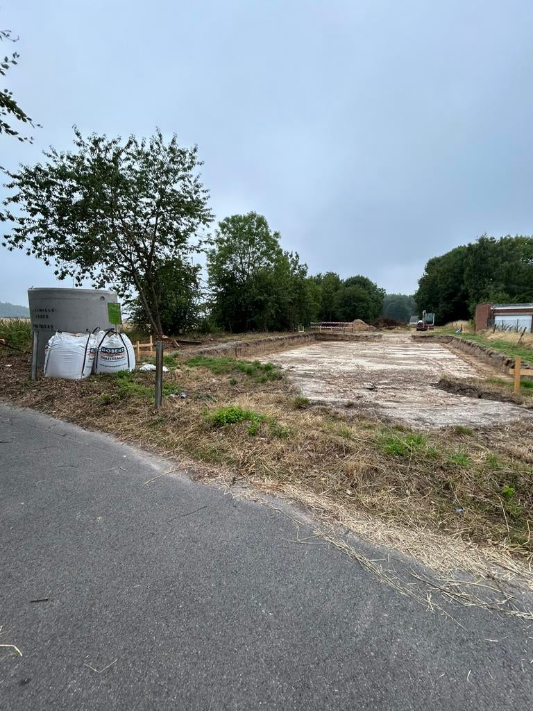 Terrassement et travaux de génie civil, Enlèvement ou Envoi, Neuf
