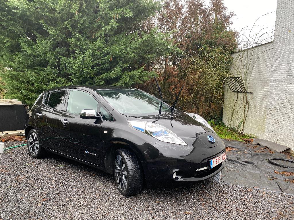 Nissan Leaf TEKNA 30kWh, Auto's, Automaat, 109 kW, Zwart, Zwart