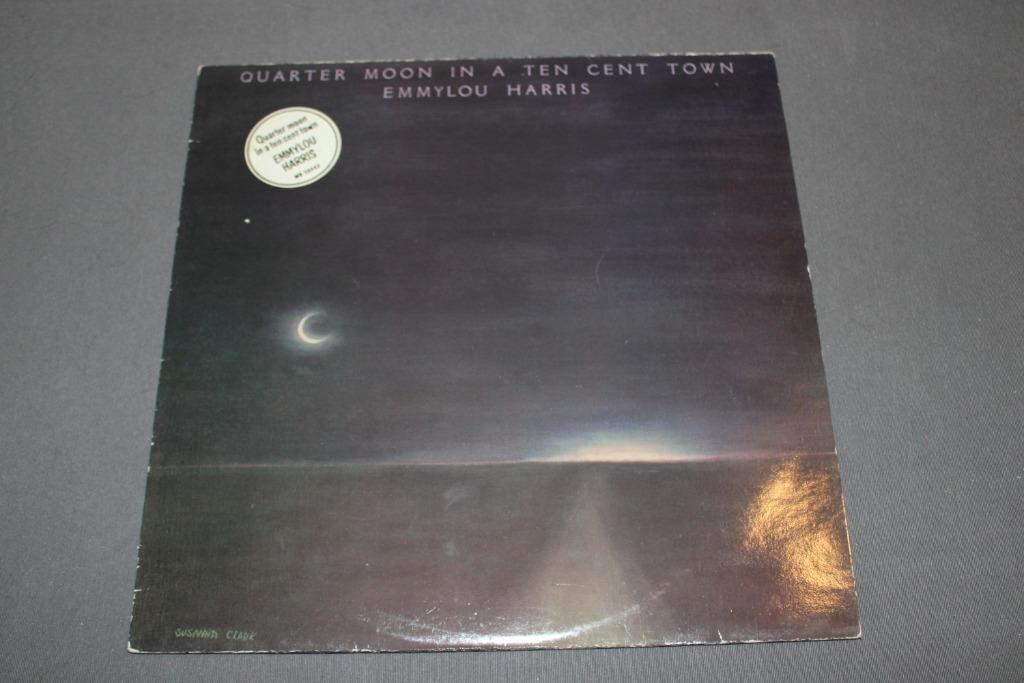 Vinyl LP EMMYLOU HARRIS - QUARTER MOON IN A TEN CENT TOWN, Enlèvement, Utilisé