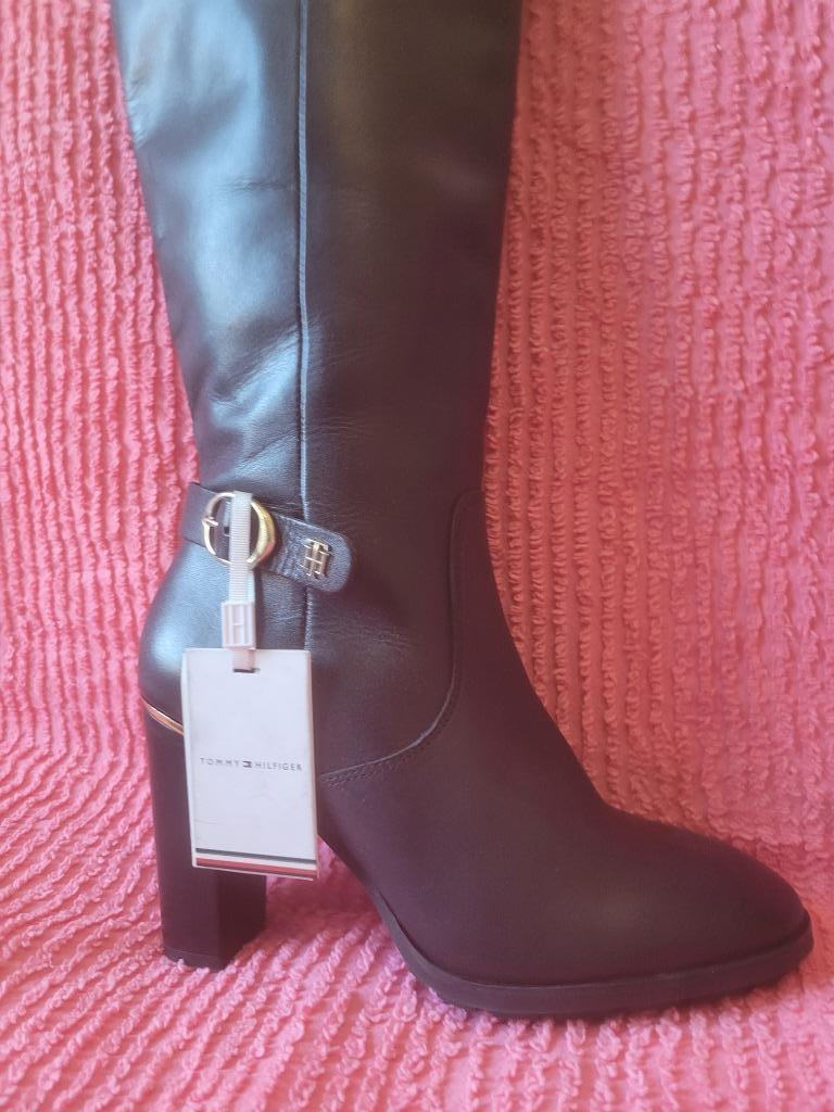 Tommy Hilfiger laarzen, maat 39, leer, waarde €285, Kleding | Dames, Schoenen, Ophalen, Hoge laarzen, Zwart, Nieuw