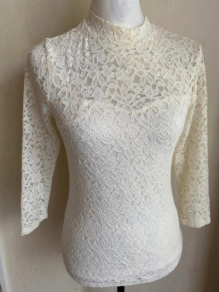 AMISU top met kant, maat M, Kleding | Dames, Ophalen of Verzenden, Zo goed als nieuw