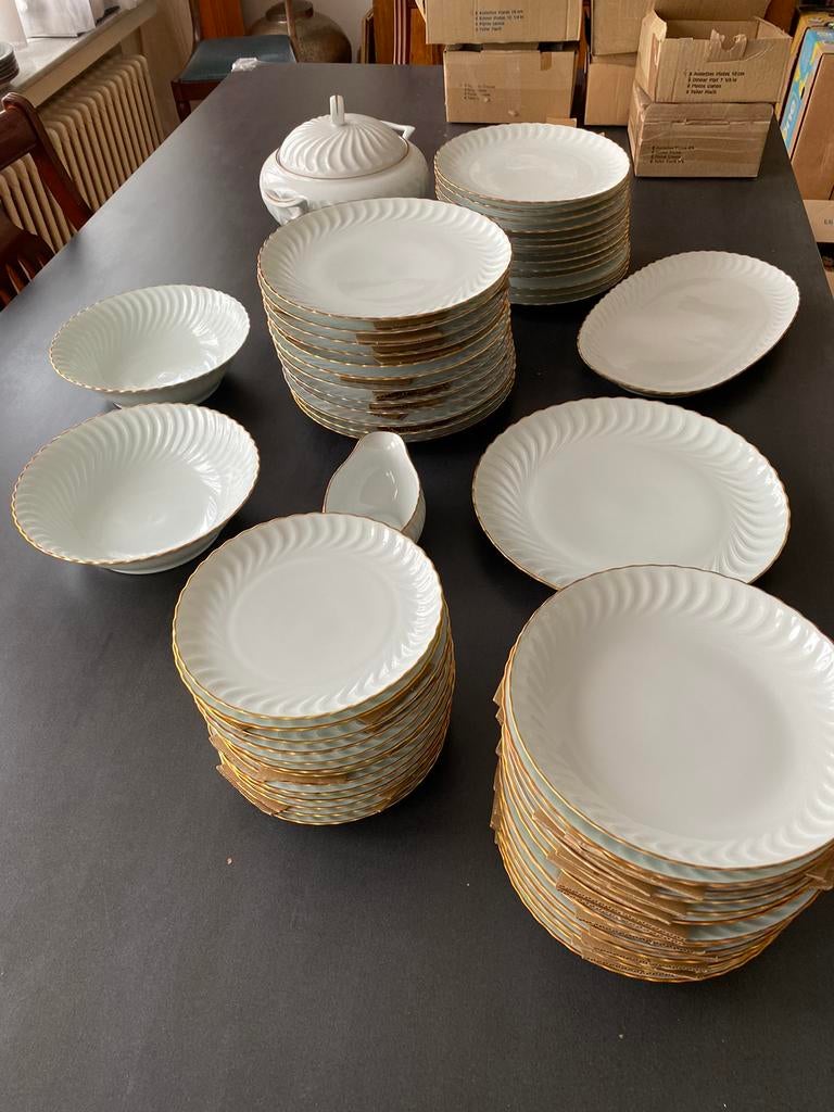 Service complet en porcelaine de Limoges Vansthal, Ophalen