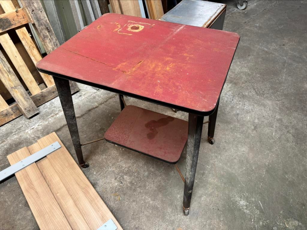 Table TV des années 50-60, Antiquités & Art, Enlèvement