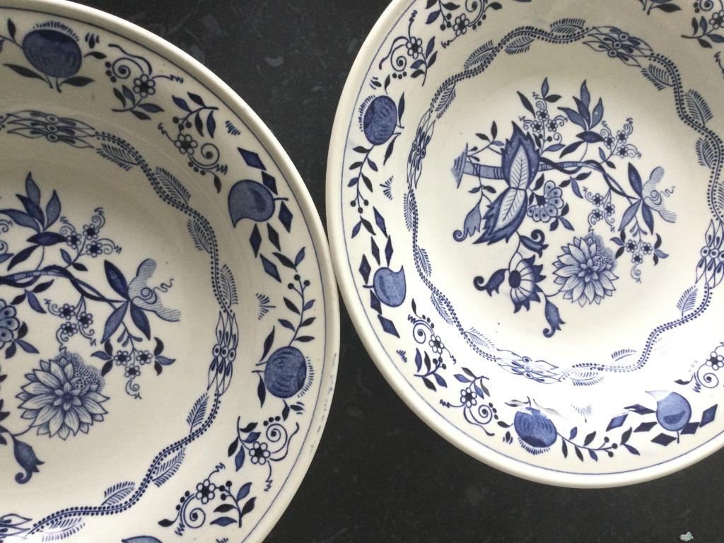 Lot de 5 assiettes (profondes) Boch décor Zwiebel, Antiquités & Art, Enlèvement