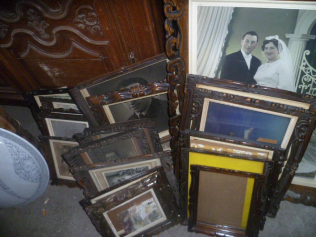 lot OUDE GESCHULPTEERDE  HOUTEN KADERS, Ophalen