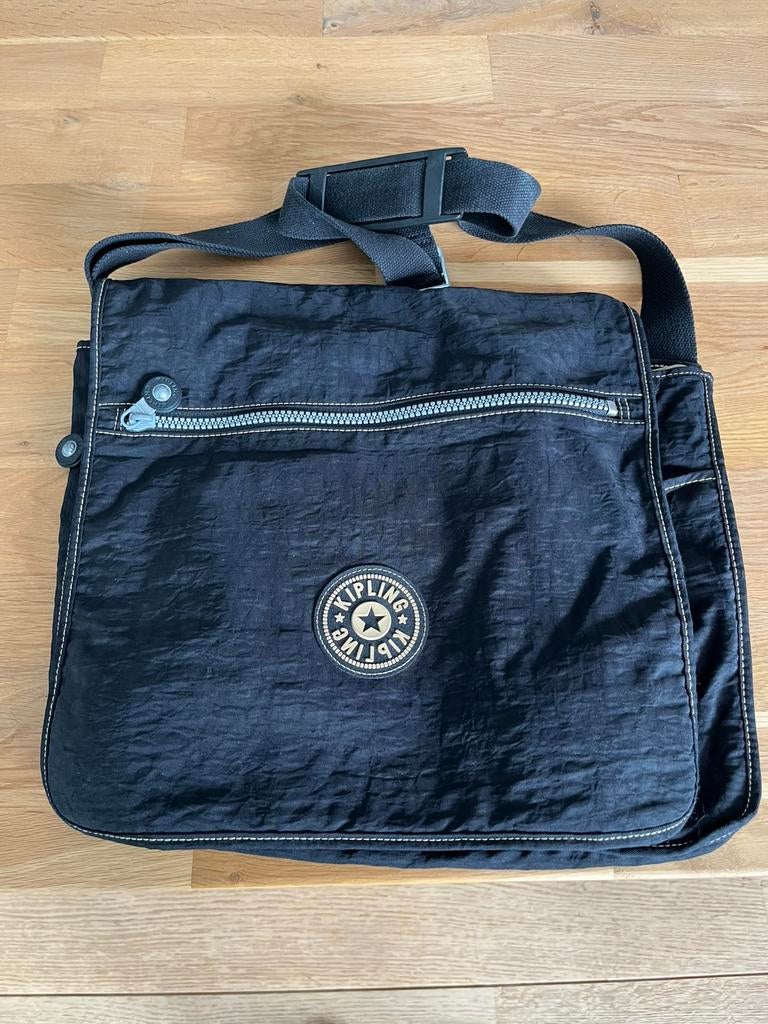 Kipling boekentas, Ophalen, Schoudertas
