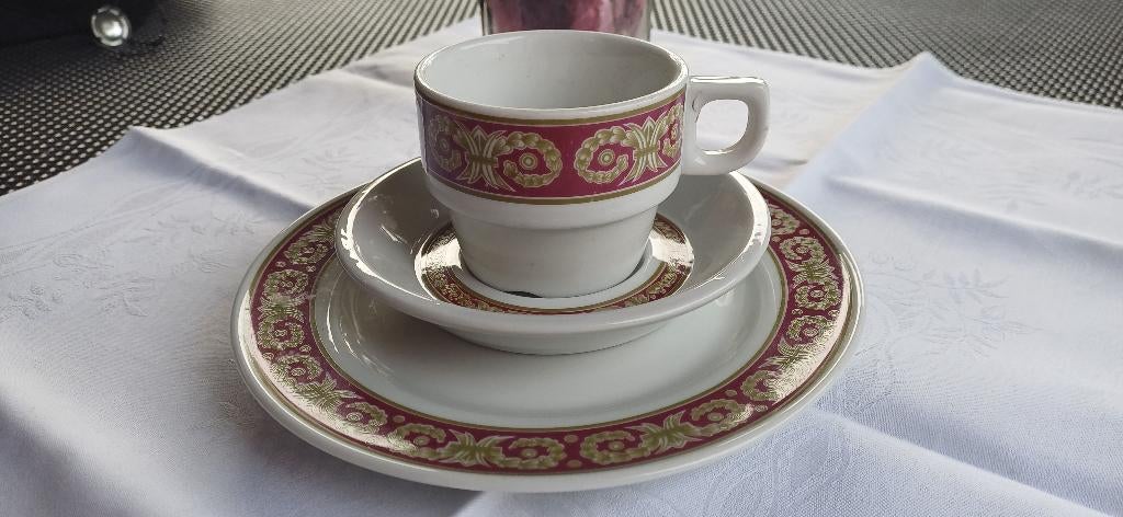 6 porseleinen lunches in het hotel, Huis en Inrichting, Keuken | Servies, Ophalen, Porselein