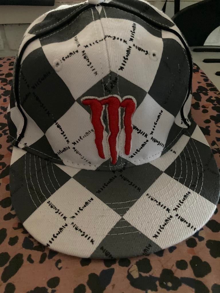 Casquette Monster, Enlèvement ou Envoi, Comme neuf, Casquette