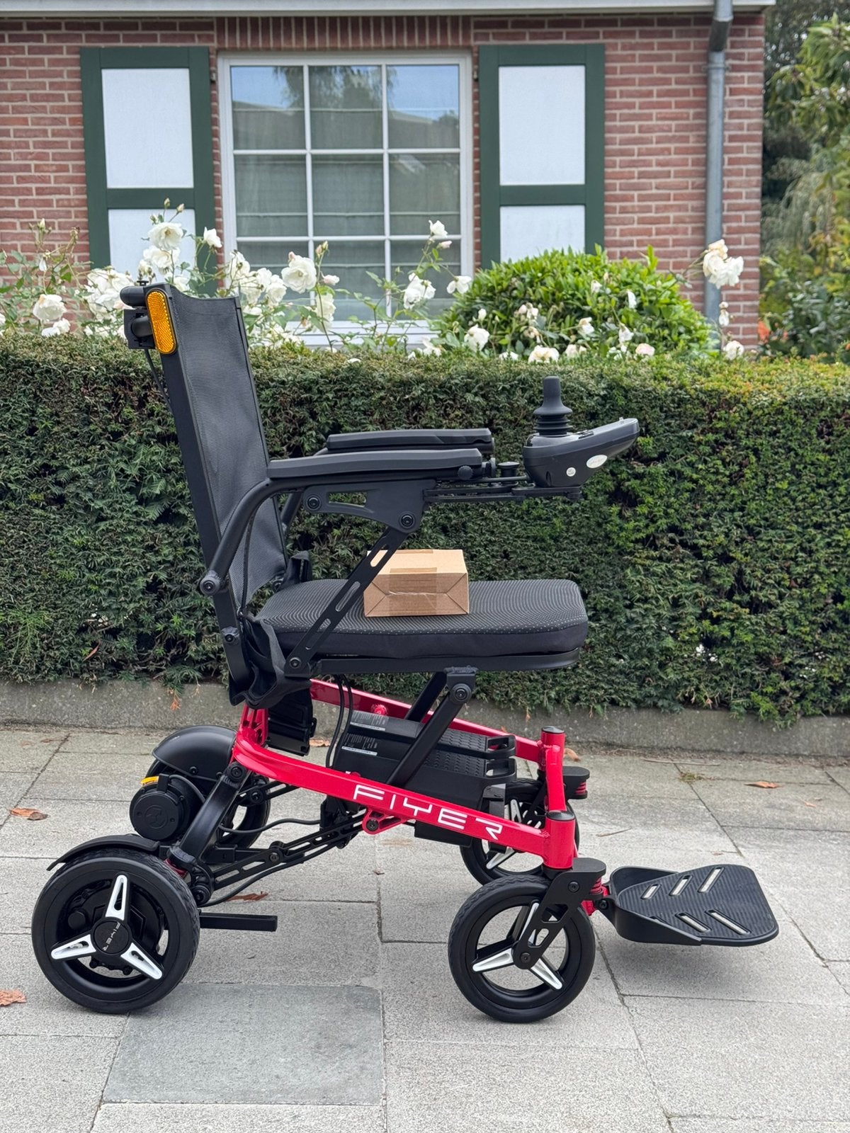 État Neuf léger FR16 — Fauteuil électrique Chaise roulante, Divers, Enlèvement ou Envoi, Pliant, Neuf, Fauteuil roulant électrique
