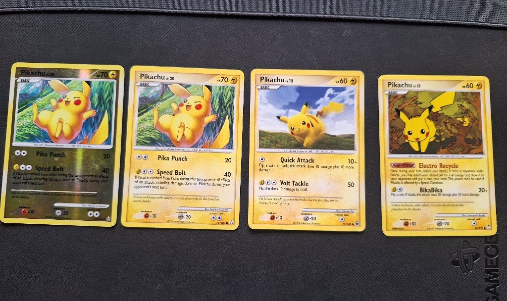 Pikachu setje, Ophalen of Verzenden, Gebruikt, Meerdere kaarten