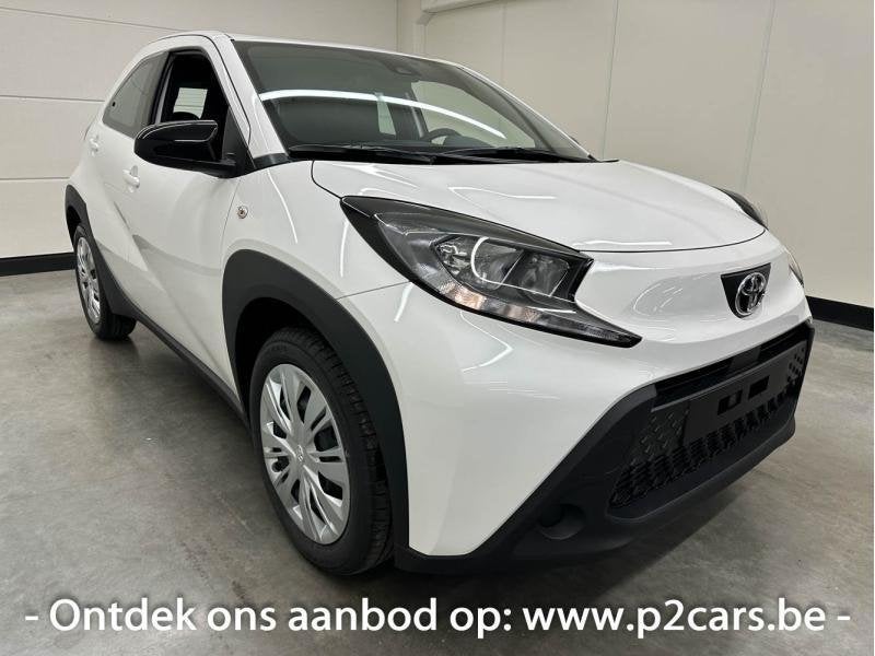 Toyota Aygo X X-Play + zetelverwarming, Auto's, Toyota, Emergency brake assist, 72 pk, Wit, Handgeschakeld