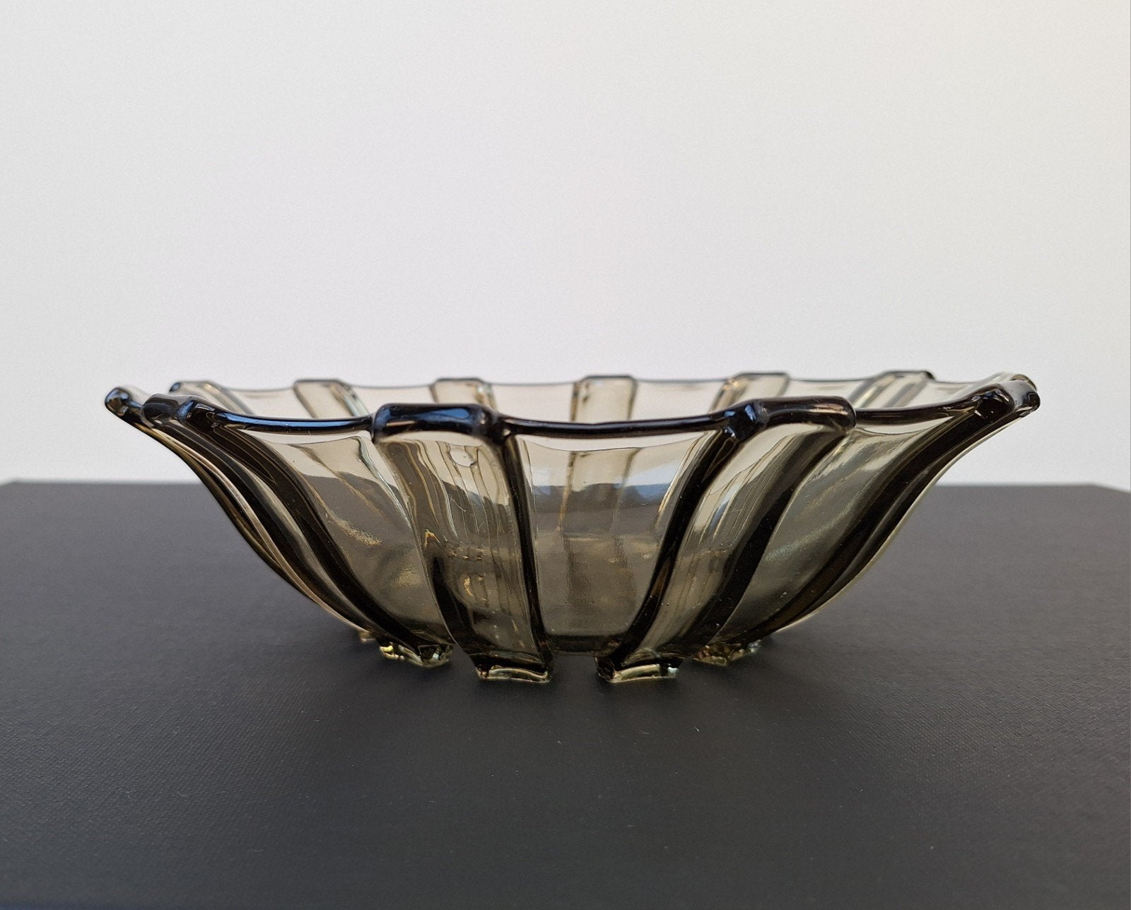 Vintage Art Deco schaal verre fumée, Ophalen of Verzenden