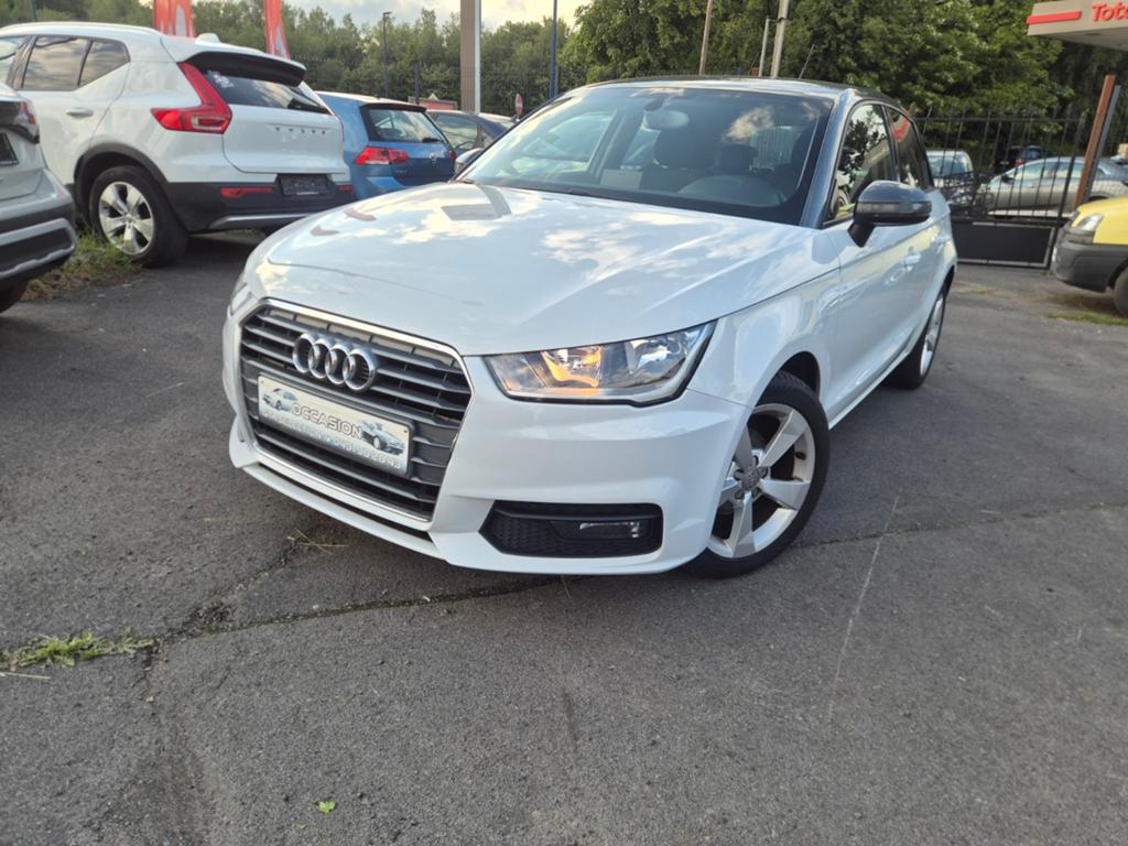 AUDI A1 ESSENCE AVEC GARANTIE DEMANDE D IMMATRICULATION, Auto's, Audi, Voorwielaandrijving, Stof, A1, Euro 6