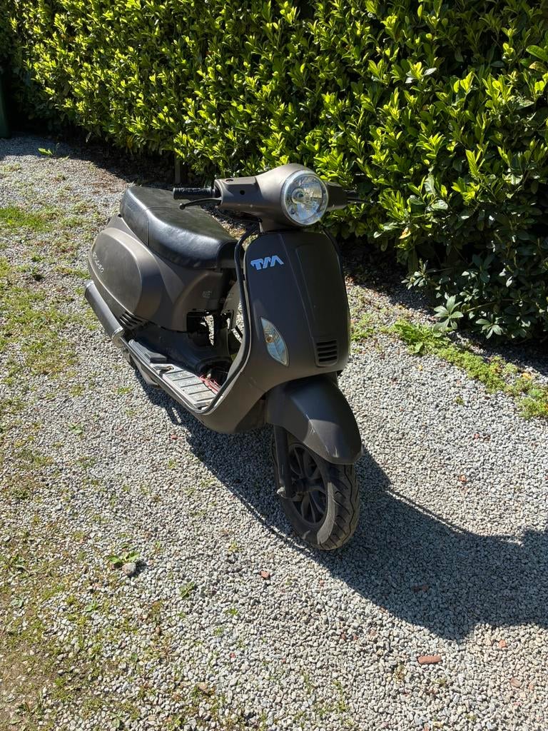 Stijlvolle scooter met moderne retro uitstraling, Fietsen en Brommers, Ophalen, Zo goed als nieuw, Overige merken