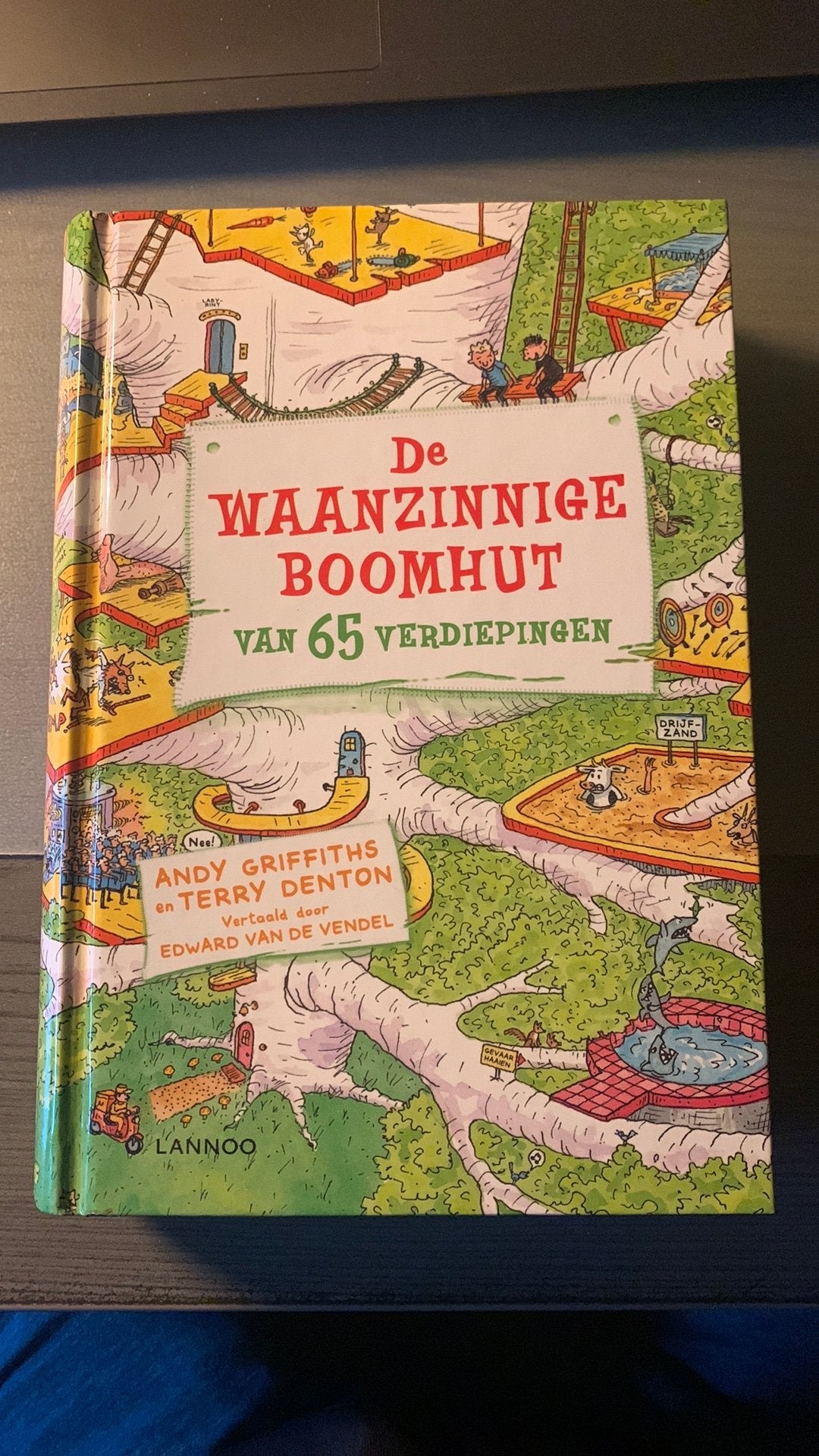 Andy Griffiths - De waanzinnige boomhut van 65 verdiepingen, Enlèvement ou Envoi, Andy Griffiths