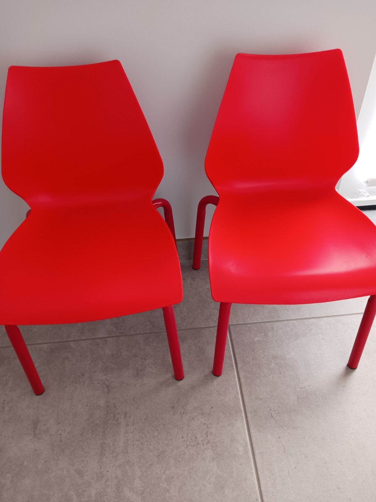 2 Mooie rode kinderstoeltjes te koop., Enlèvement, Comme neuf, Chaise(s)