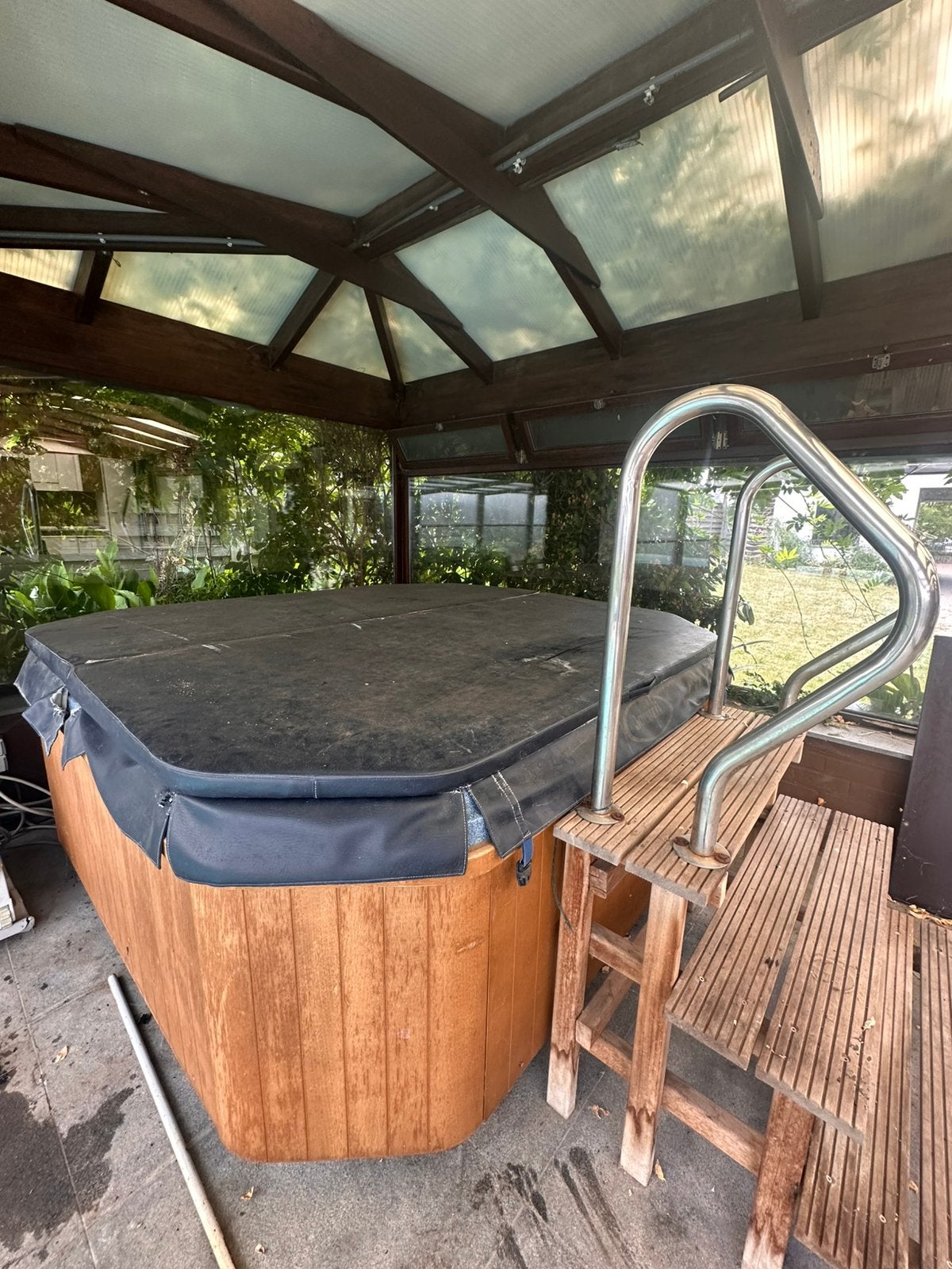 Jacuzzi te koop zelf op te halen, Ophalen, Zo goed als nieuw