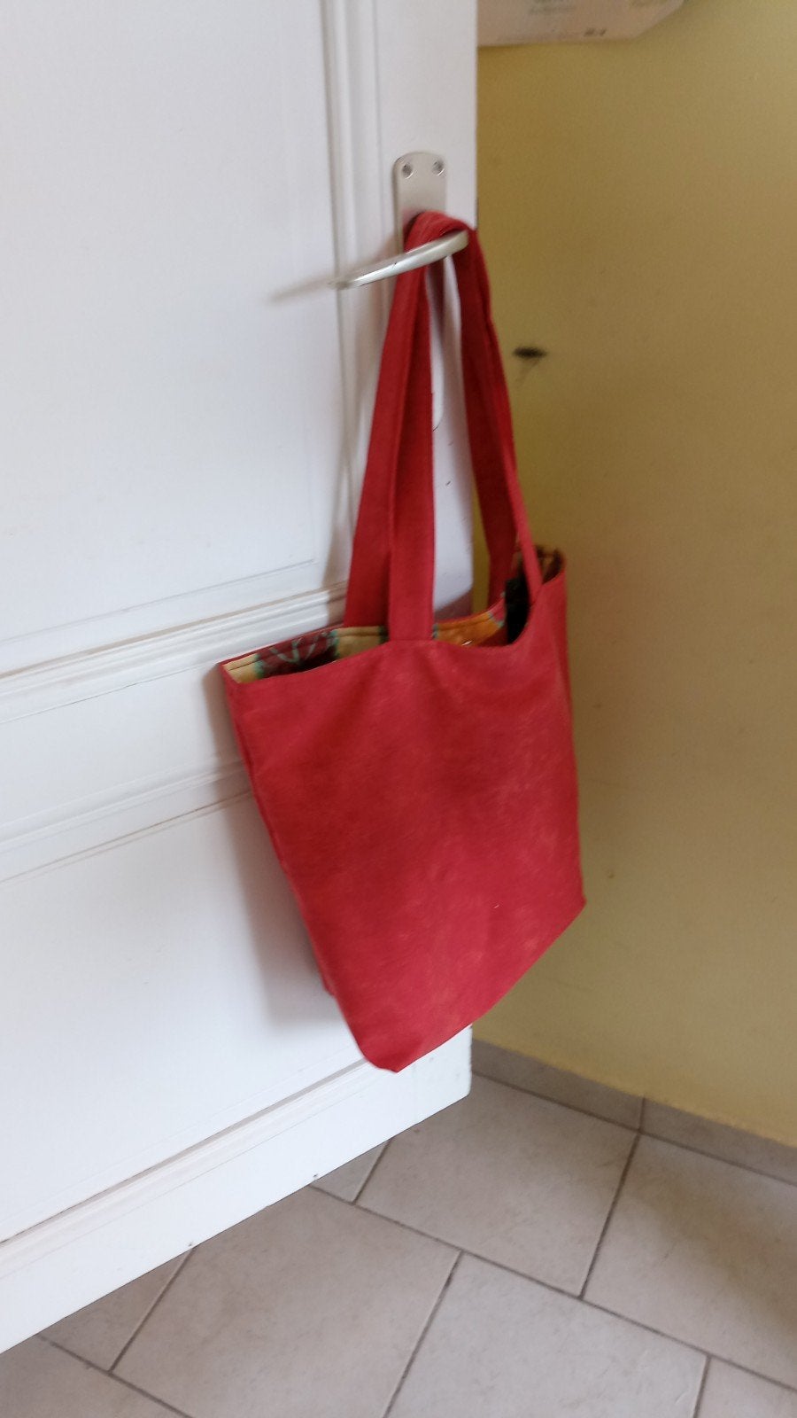 Av 2 sac  en tissu rouge confectionner  par groupe couturièr, Enlèvement ou Envoi, Neuf, Rouge, Shopper