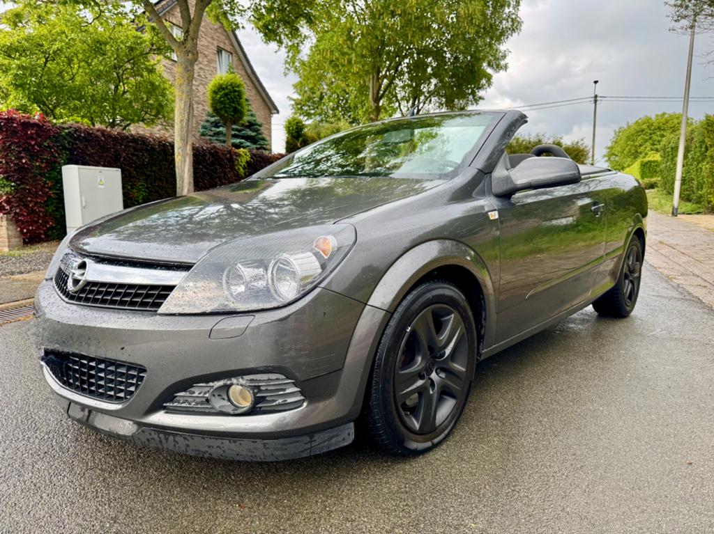 Astra Cabriolet Twintop 2009 150.000 km, Auto's, 4 cilinders, Cabriolet, Diesel, 1900 cc