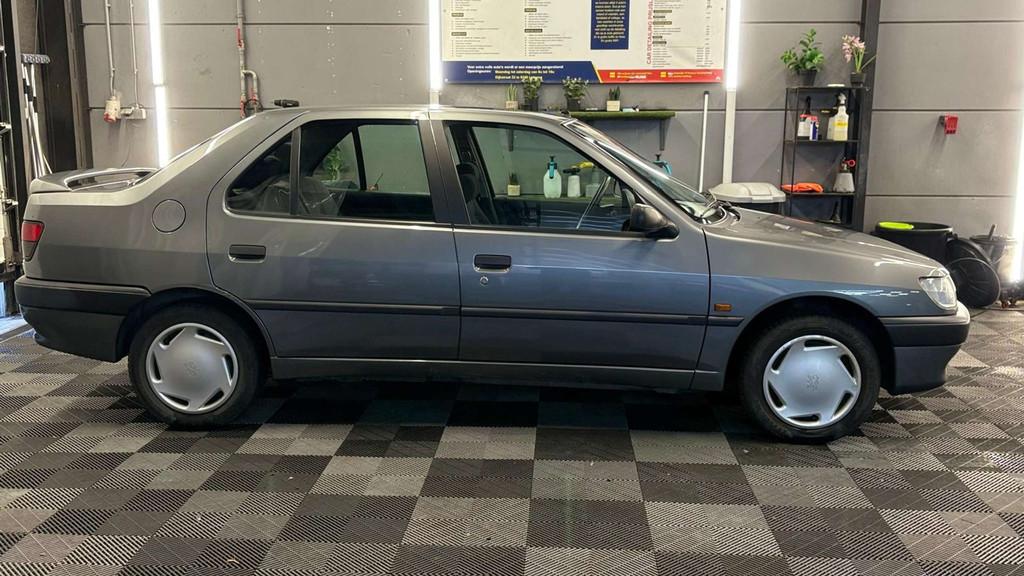 Peugeot 306 62.520Km 1.8i XT bj.1996 AUTOMATIQUE, Autos, Oldtimers & Ancêtres, Argent ou Gris, Achat, 1761 cm³, Entreprise