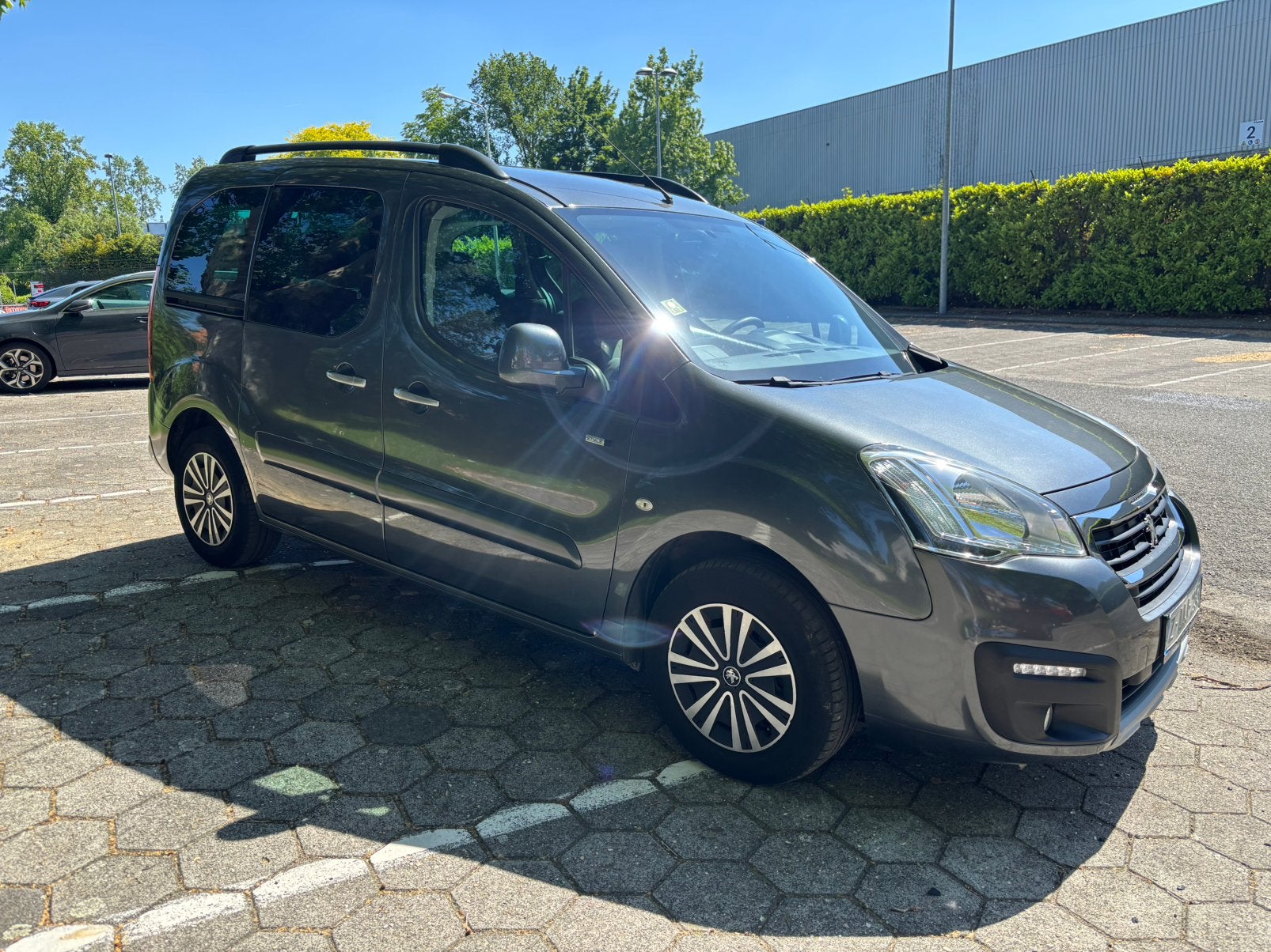 Prachtige Peugeot Partner TEEPEE in top staat met garantie., https://public.car-pass.be/vhr/eccdc63e-f95c-472c-9c63-4afa1ceb18cd