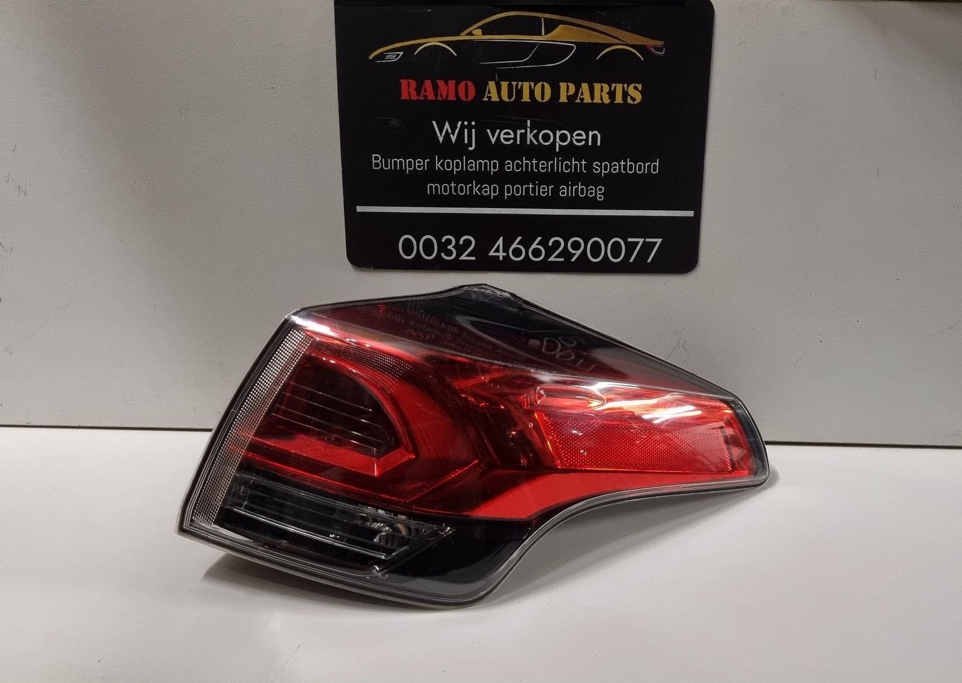 ACHTERLICHT TOYOTA RAV4 RECHTS 81550-42202