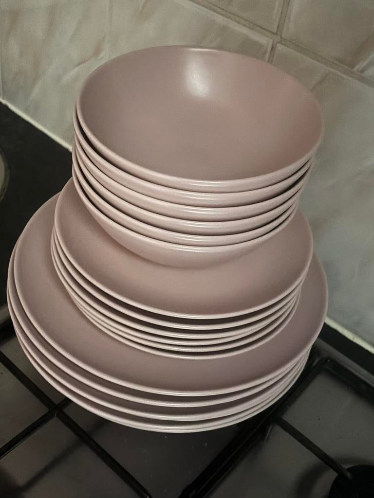 Servies ikea roze, Huis en Inrichting, Keuken | Servies, Ophalen, Zo goed als nieuw