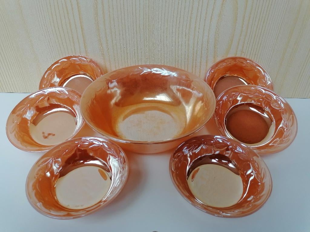 Fire King Peach fruitschaaltjes en groenteschaal (zeldzaam), Ophalen of Verzenden, Zo goed als nieuw, Overige materialen, Bord of Schaal