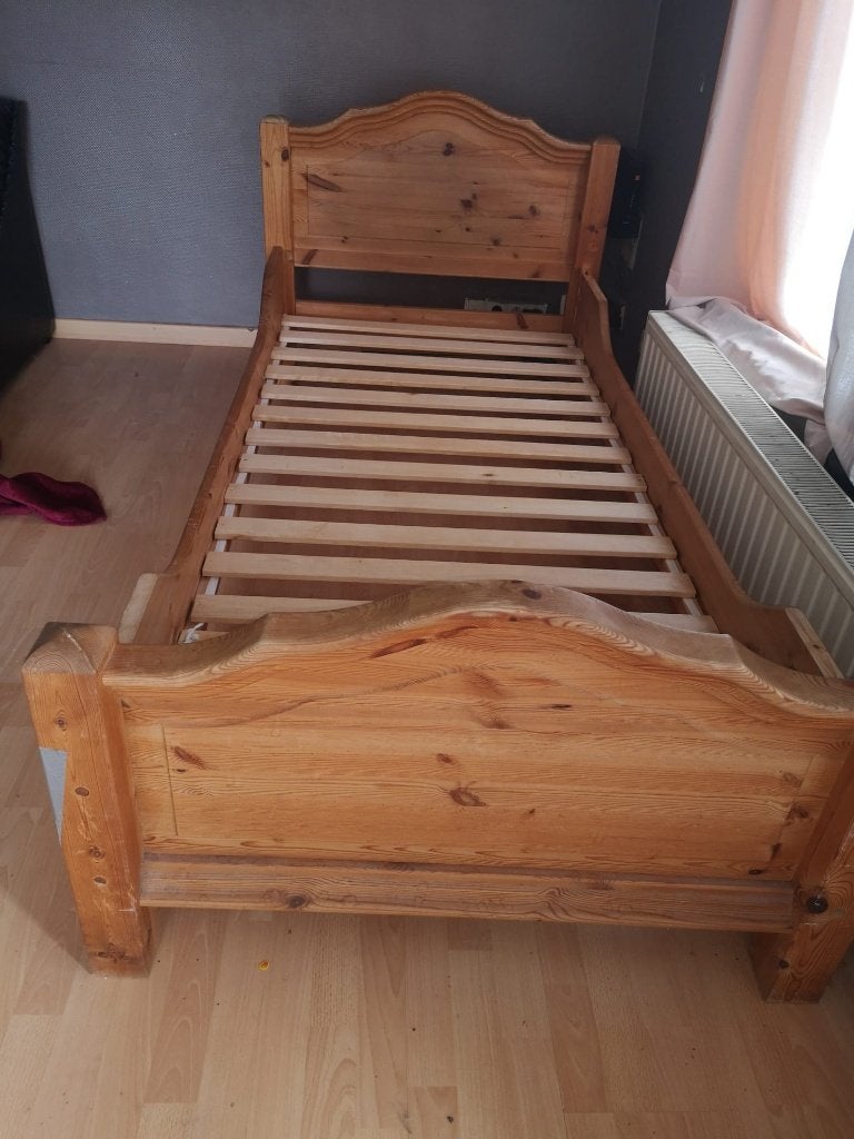 Gratis 3 houten bedden, Ophalen, Gebruikt