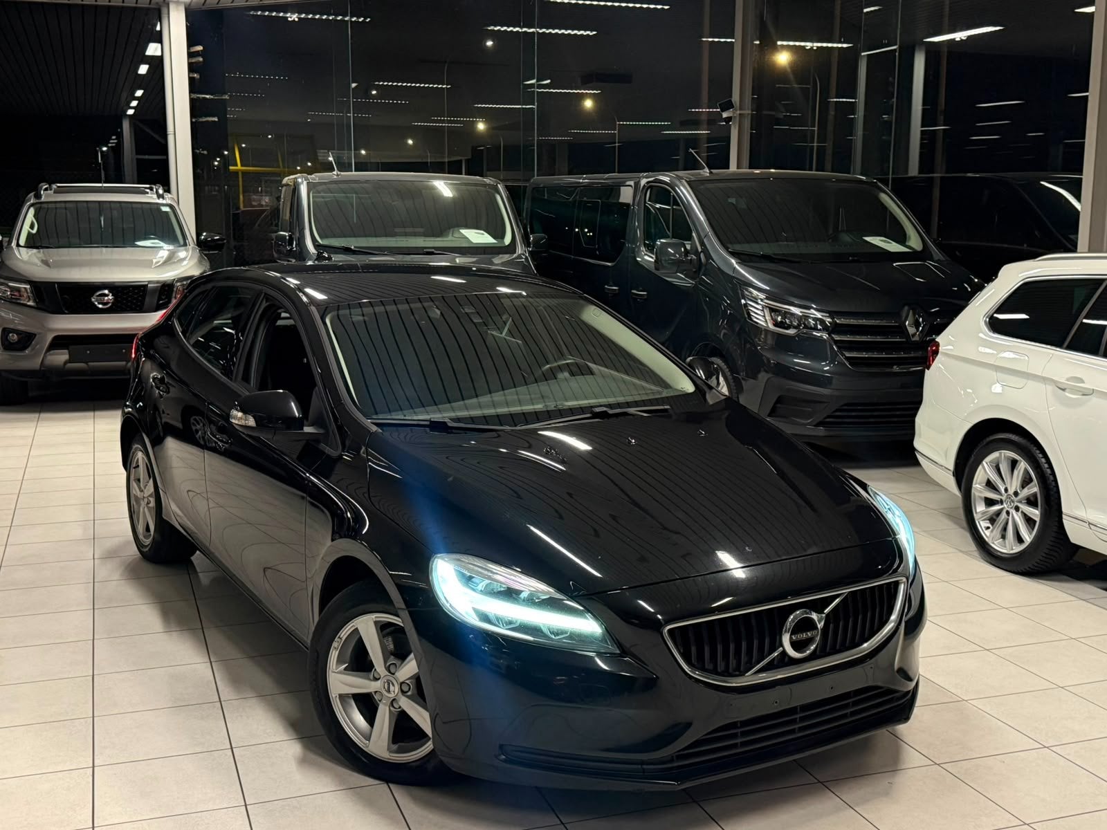 Volvo V40, Auto's, Voorwielaandrijving, Monovolume, Euro 6, https://public.car-pass.be/vhr/086e5ecc-d637-4567-aa83-c495990035a7