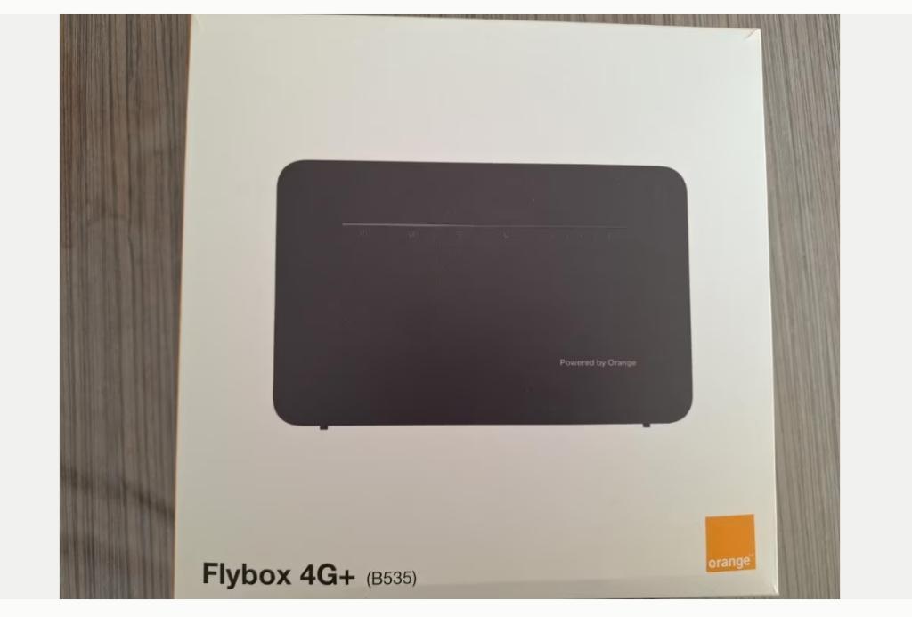 Orange Flybox 4G+ (B535) 4G router/modem – goede staat, Computers en Software, Ophalen of Verzenden, Zo goed als nieuw, Router met modem