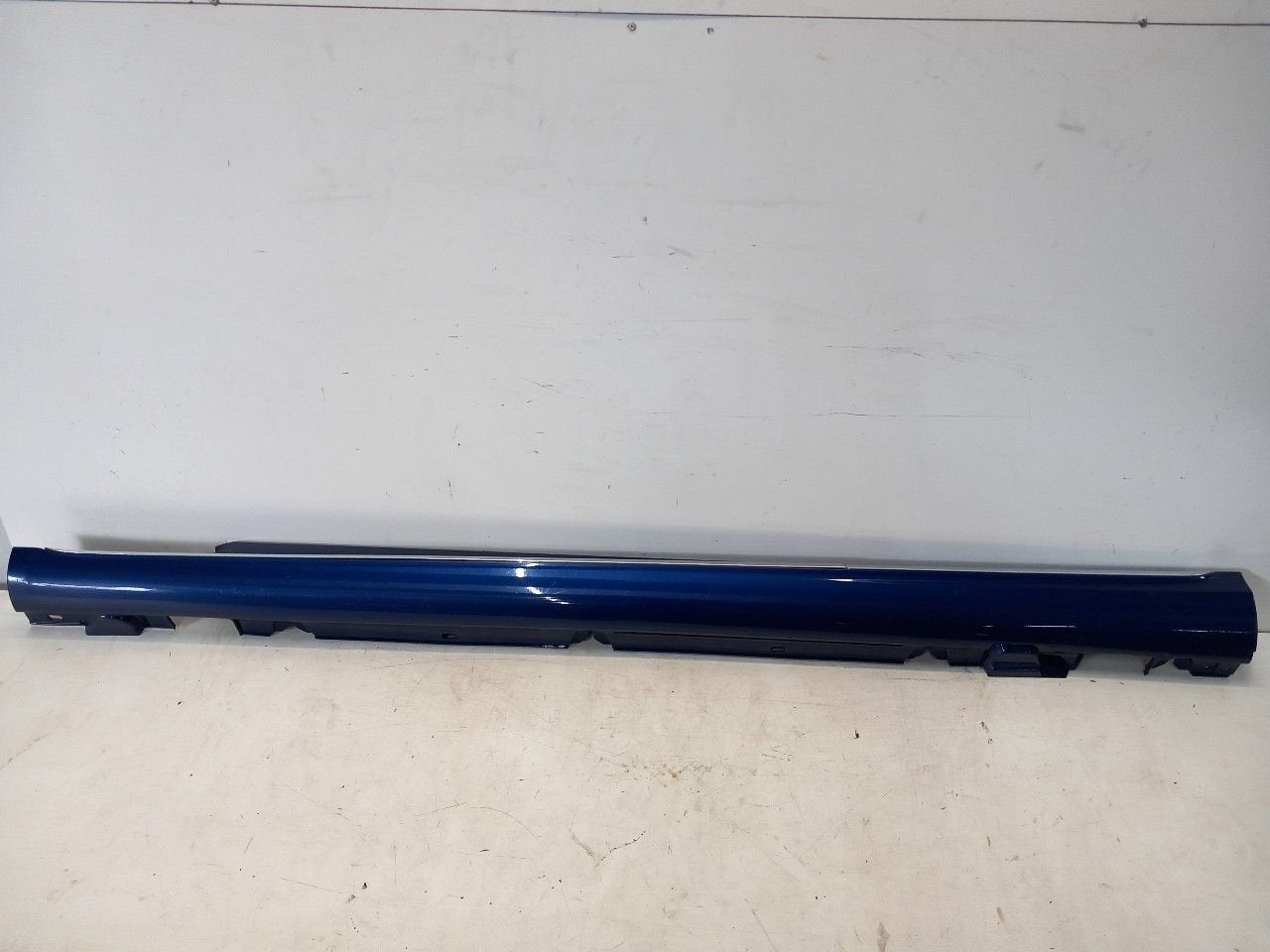 Sideskirt links Mercedes-Benz C-Klasse, Onderdelen@venauto.nl, Van der Ven Autorecycling B.V., Ettenseweg 76, 4706 PB Roosendaal, The Netherlands