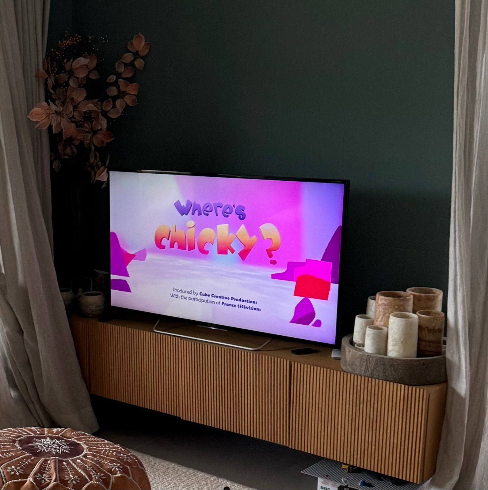 Eiken tv-meubel nieuwprijs: €1.399 (factuur aanwezig), Maison & Meubles, Armoires | Mobilier de télévision, Comme neuf, Enlèvement
