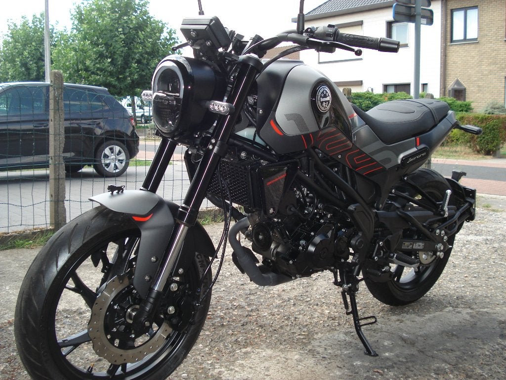 benelli leoncino 125 met 1004 km in nieuwstaat, Motos, Permis Moto A1 minimum, Éclairage LED, 1 cylindre, Manuelle