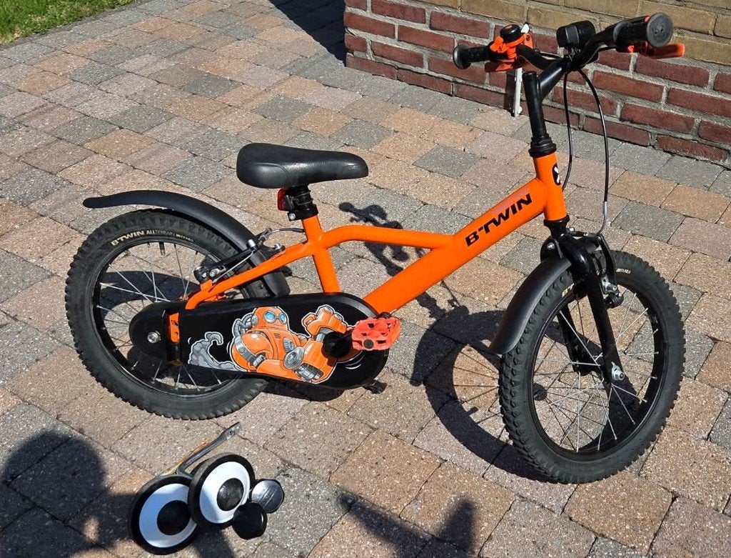 B'Twin 500 Robot kinderfiets van 16 inch., Fietsen en Brommers, Ophalen, Zijwieltjes, 16 tot 20 inch, Velgrem