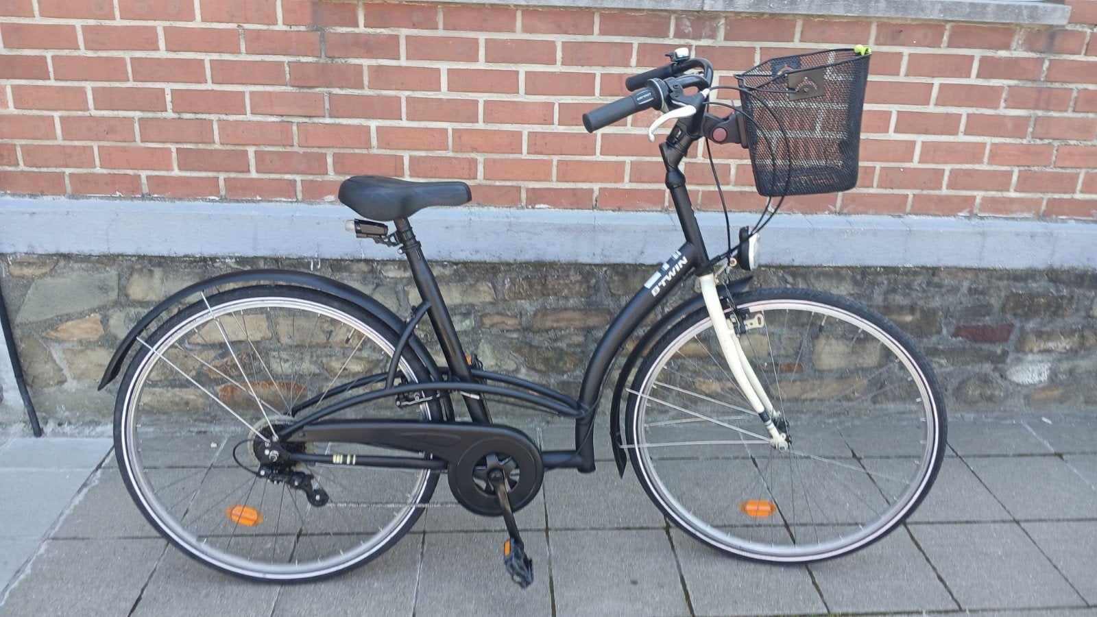 velo femme ,28p 6 vit tout ok a discuter en cash liege, Accès (extra) bas, Autres marques, Moins de 47 cm, Comme neuf