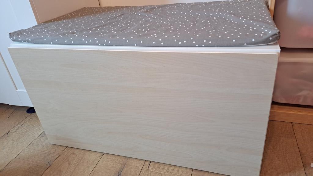 Coffre à jouets avec coussin d'assisse, Enfants & Bébés, Enlèvement